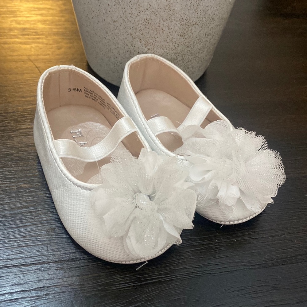Pretty dress slippers for baby girl